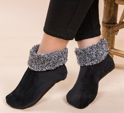 4 pairs of leopard print floor socks